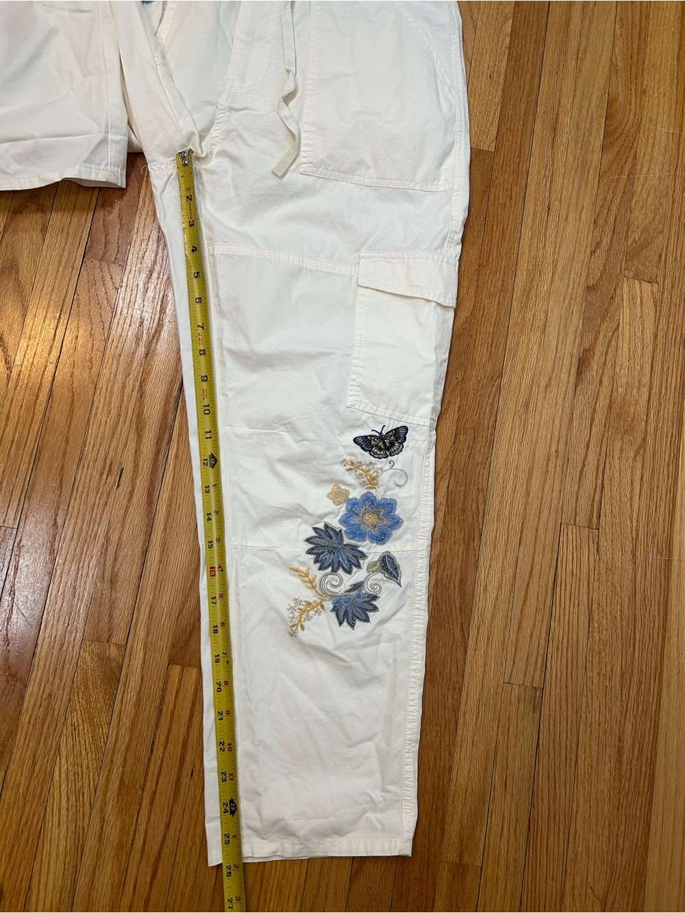 Sundance Embroidered Cream Cargo Pants with Floral Detail - Picture 10 of 10